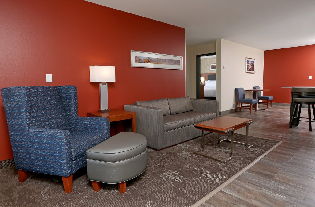 Holiday Inn & Suites Sioux Falls - Airport by IHG