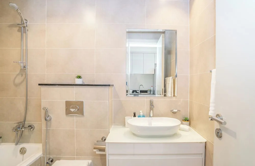 Tanin - Stylish Apartment With Balcony And Cityscape Views