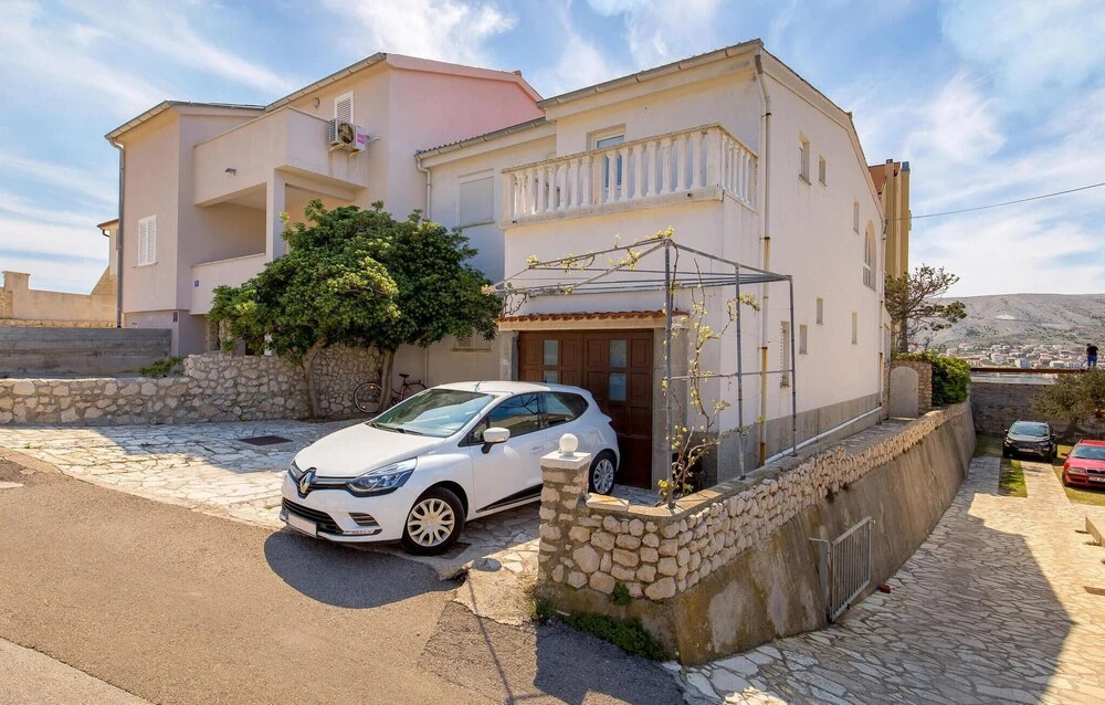 Awesome Apartment in Pag With Wifi and 2 Bedrooms