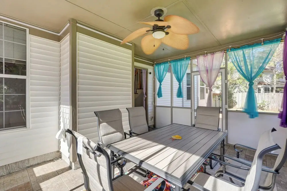 North Charleston Home Near Shopping & Dining!