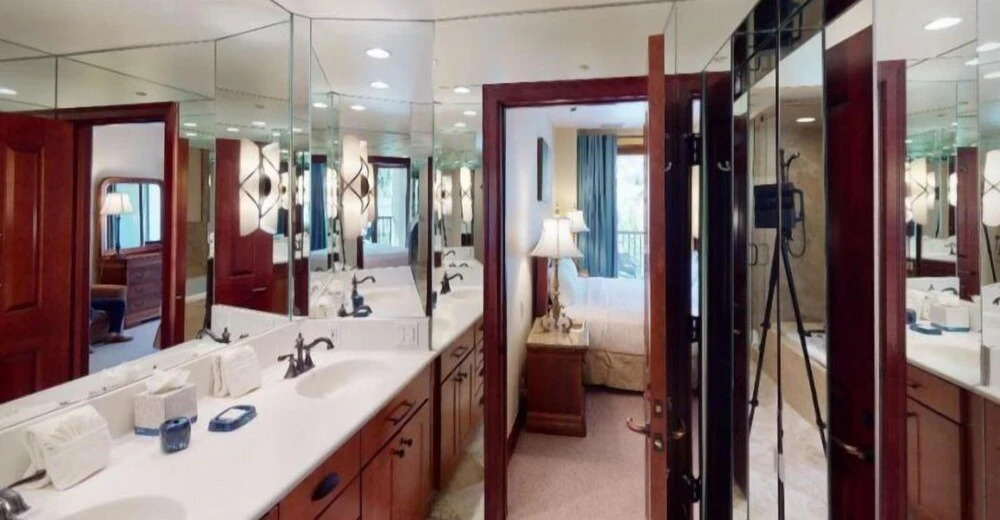 Cascade Village 2 Bedroom Condo, Mere Steps to Chair Lift With Pool and Hot Tubs