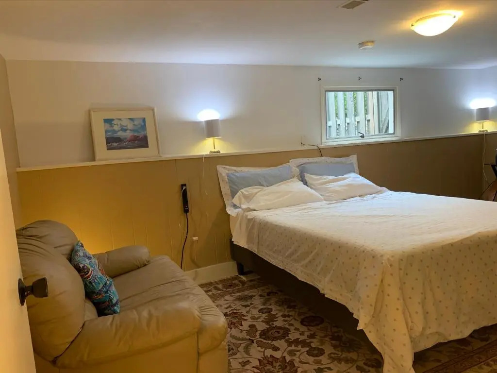 Private Suite 3 Bedrooms&Living near U-District
