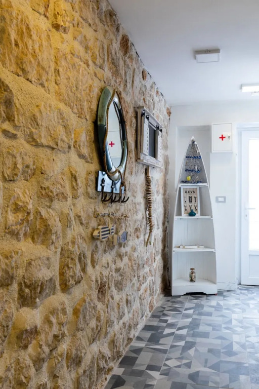 Apartments and Rooms Villa Naida