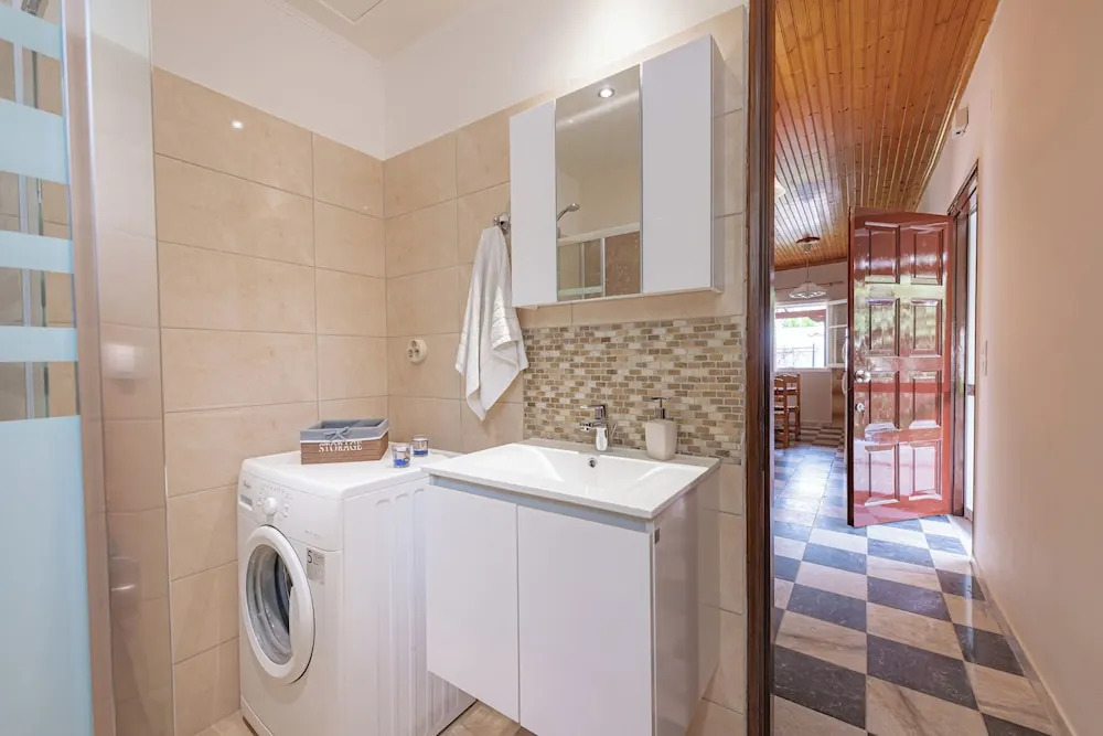 Holiday Apartment "yannis" on the Beach of Agios Gordios in Corfu