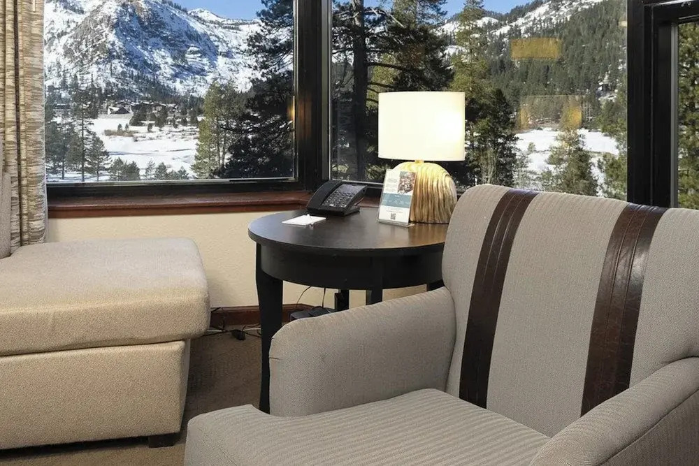 Ski-in/ski-out! 2BR Condo w/ Resort Pools, Spa
