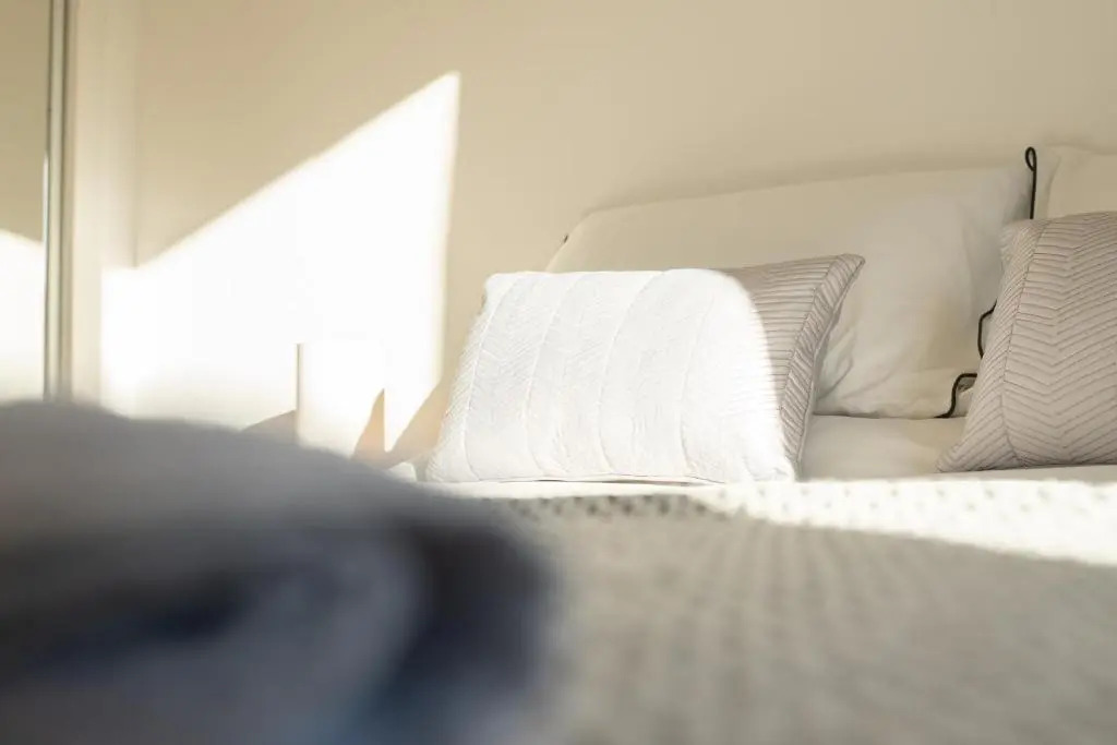 Find "DWELLCOME HOME Ltd" site for 10oo10 assurance from past guests - Immaculate 2 Bedroom, 3 Bed, 2 Doubles and a Single 2nd floor Apartment with free allocated off street parking, 100Mbps broadband, Miles better than a hotel