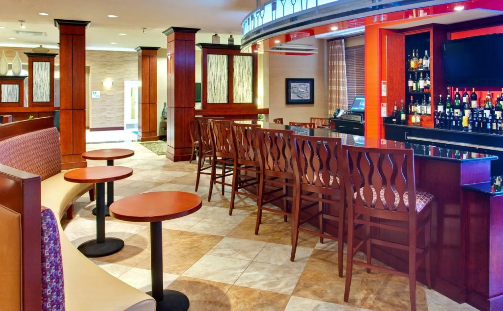 Holiday Inn & Suites Memphis - Wolfchase Galleria by IHG