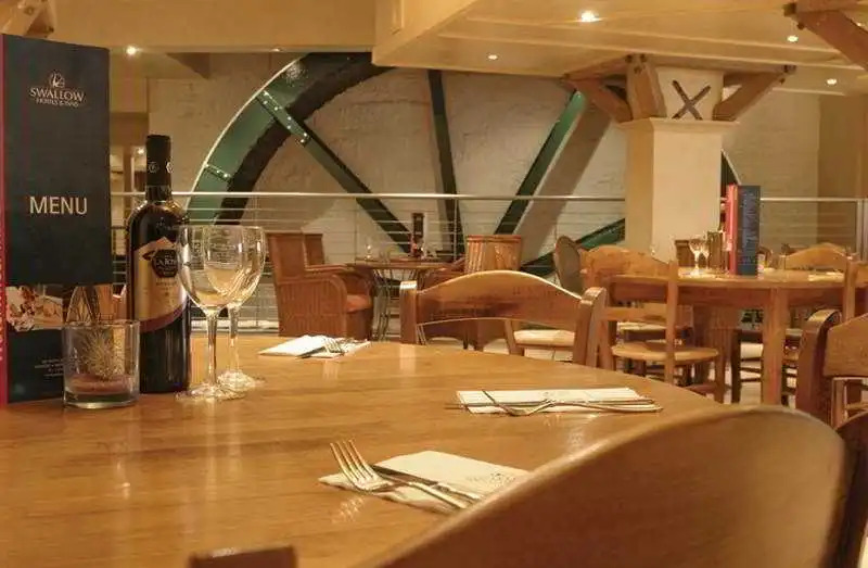 Waterwheel Inn Hotel