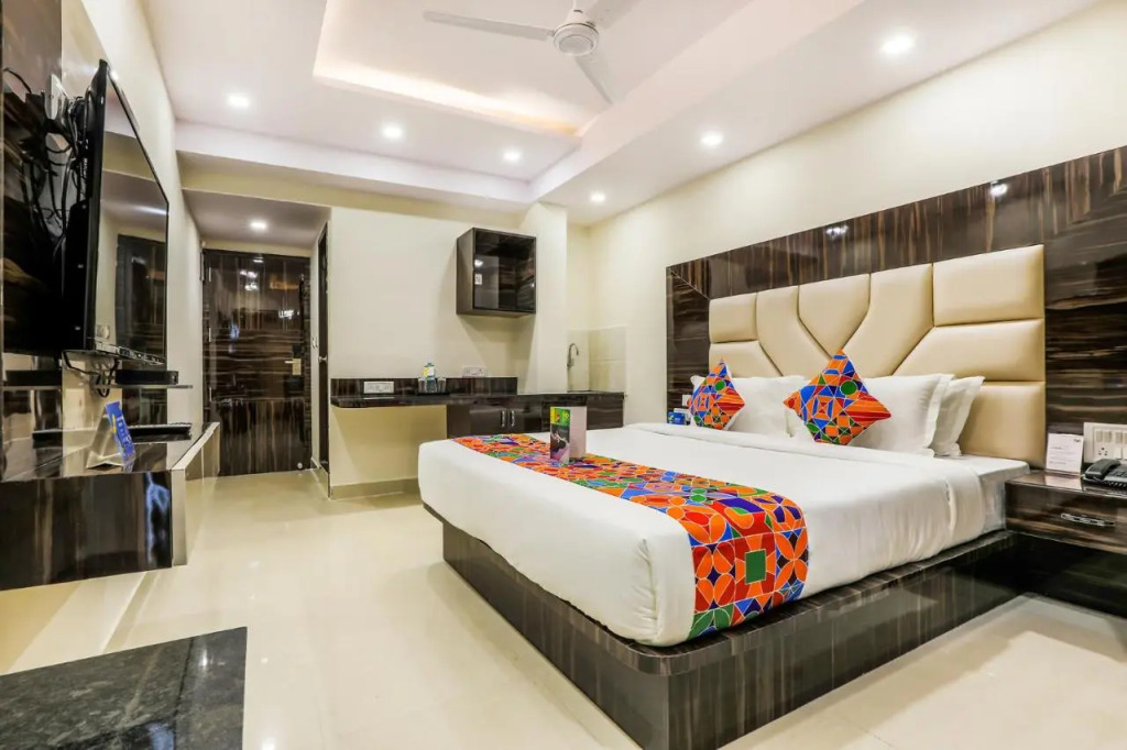 FabHotel Crown Heights - Nr Koramangala Club