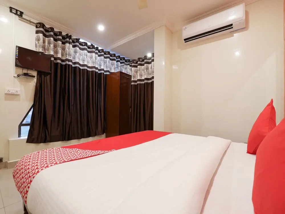 Vishnu Priya Residency By OYO Rooms