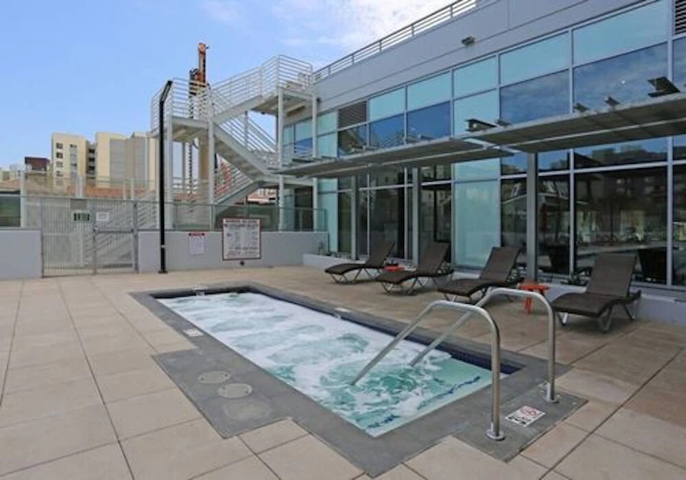 Central Downtown 3BR Corporate Rentals