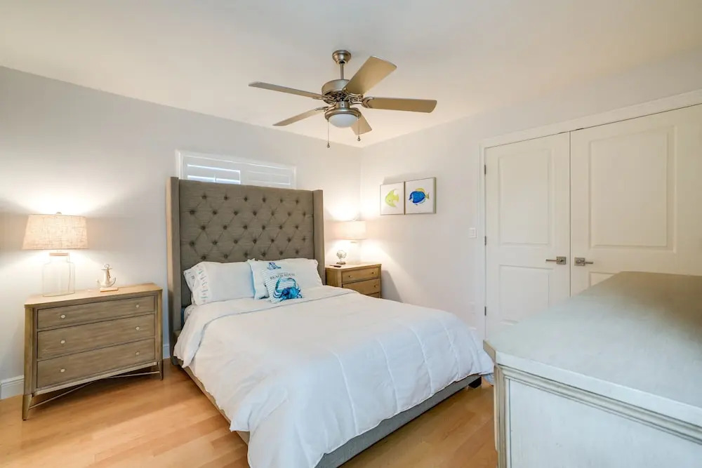 Naples Park Rental w/ Hot Tub ~ 1 Mi to Beach!