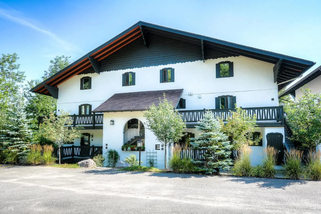 Stunning Condo - View on Lake Tremblant & Mountain