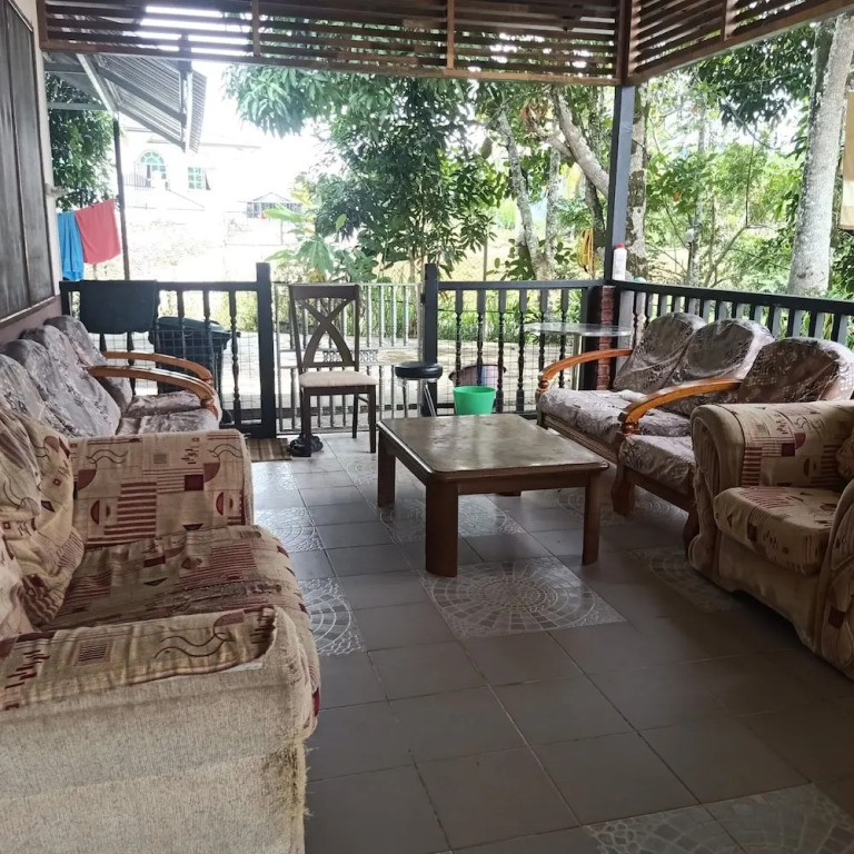 OYO Home 90371 Home Valley Homestay Tambunan