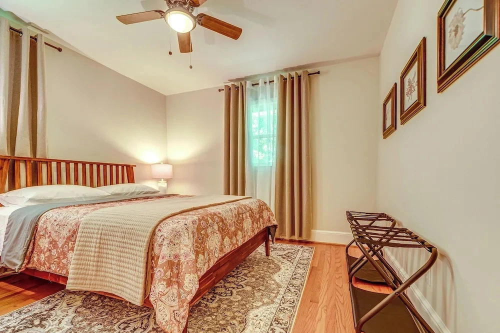 1 Mi to Dtwn Cary: Family Home w/ Spacious Yard