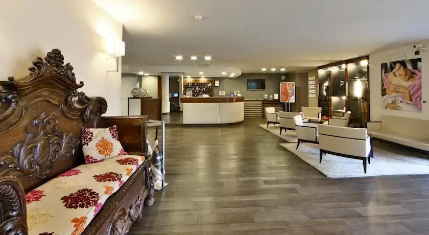 Regal Hotel
