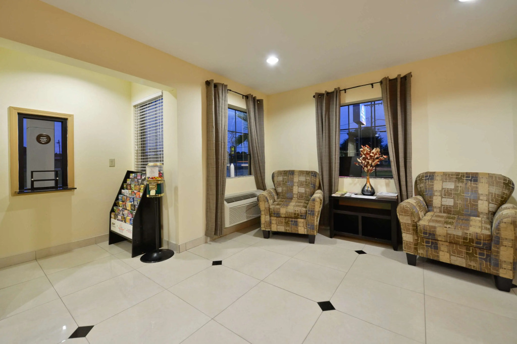 Americas Best Value Inn & Suites Lake Charles at I-210 Exit 11