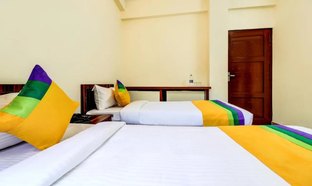 Itsy Hotels Rain Tulsi Stayz, Palarivattom Junction