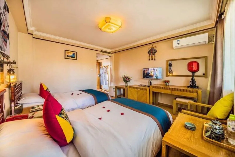Lijiang Qianxuelou Hotel