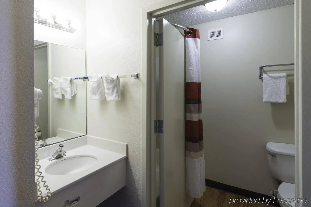 Red Roof Inn & Suites Savannah Airport