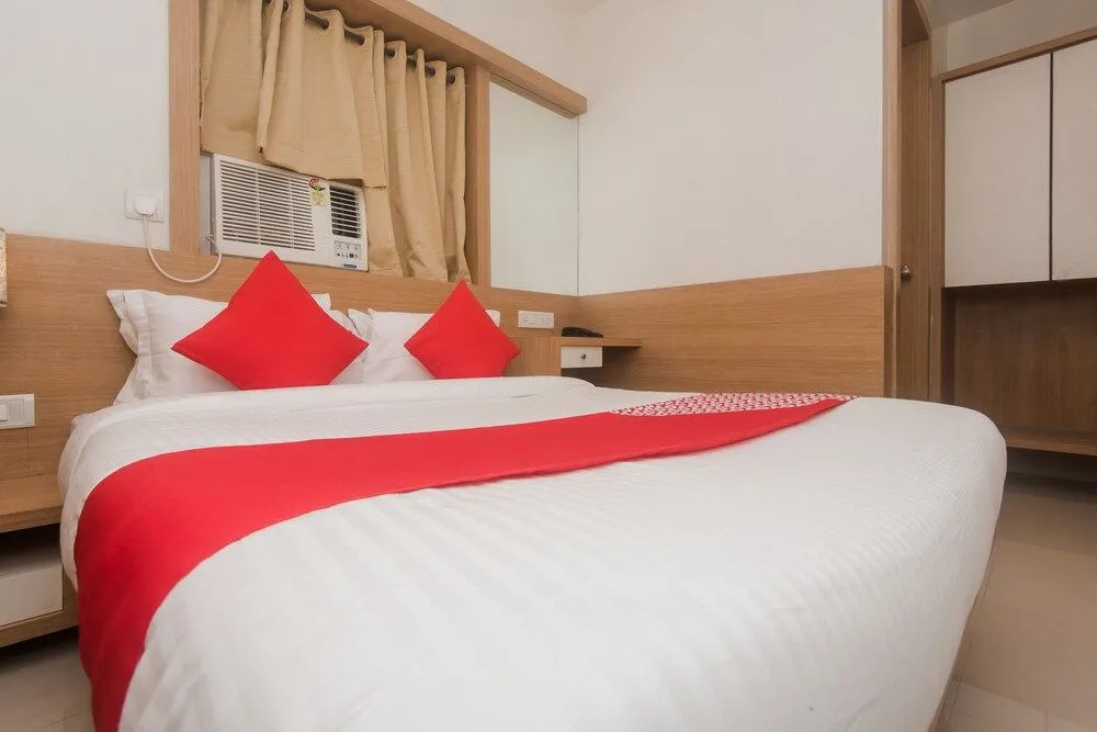 FabHotel Starwood Residency - 100M From Dr DY Patil Stadium