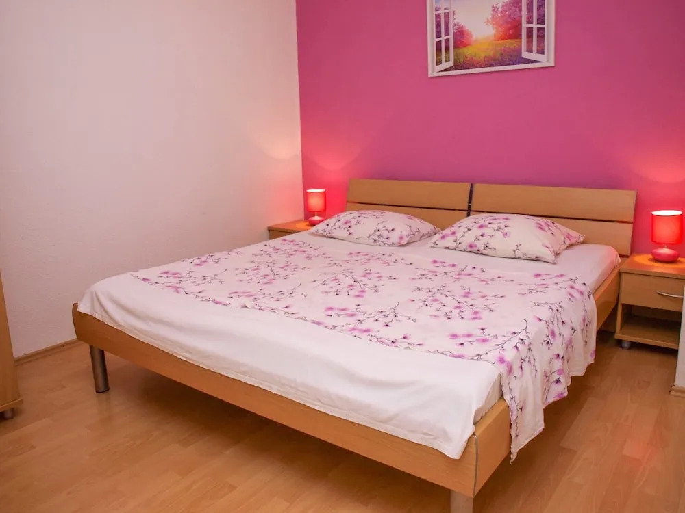 Apartment Postira Meri