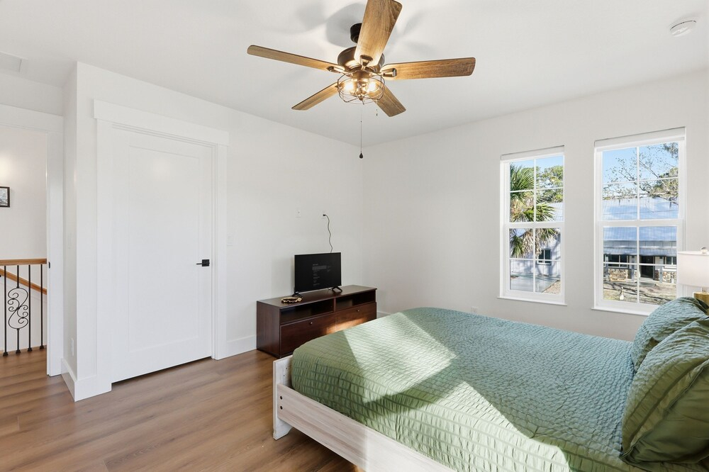 Modern Mount Dora Escape Style And Sunshine 4 Bedroom Home