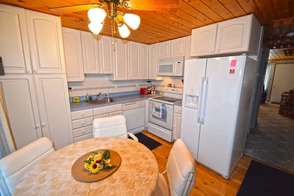 Bay Cove 3 2 Bedrooms 1.5 Bathroom Townhouse