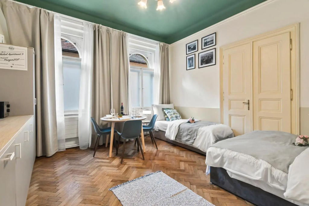 APTs in OLD TOWN PRAGUE by Michal&Friends