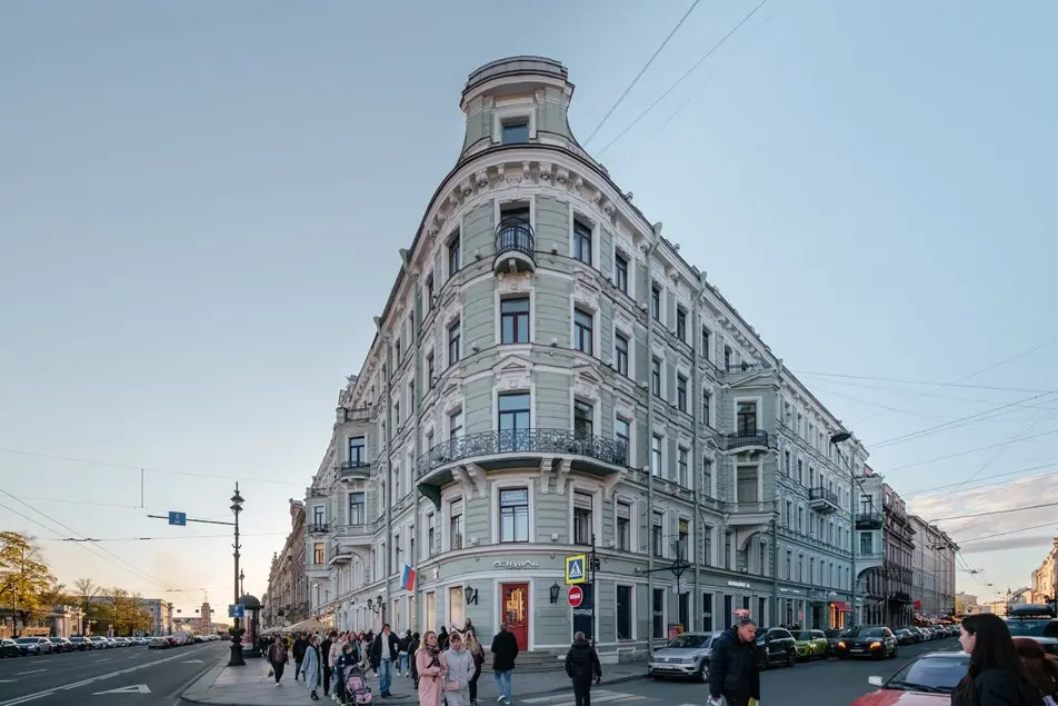Minin Apartments на Караванной 11 (мансарда c террасой)