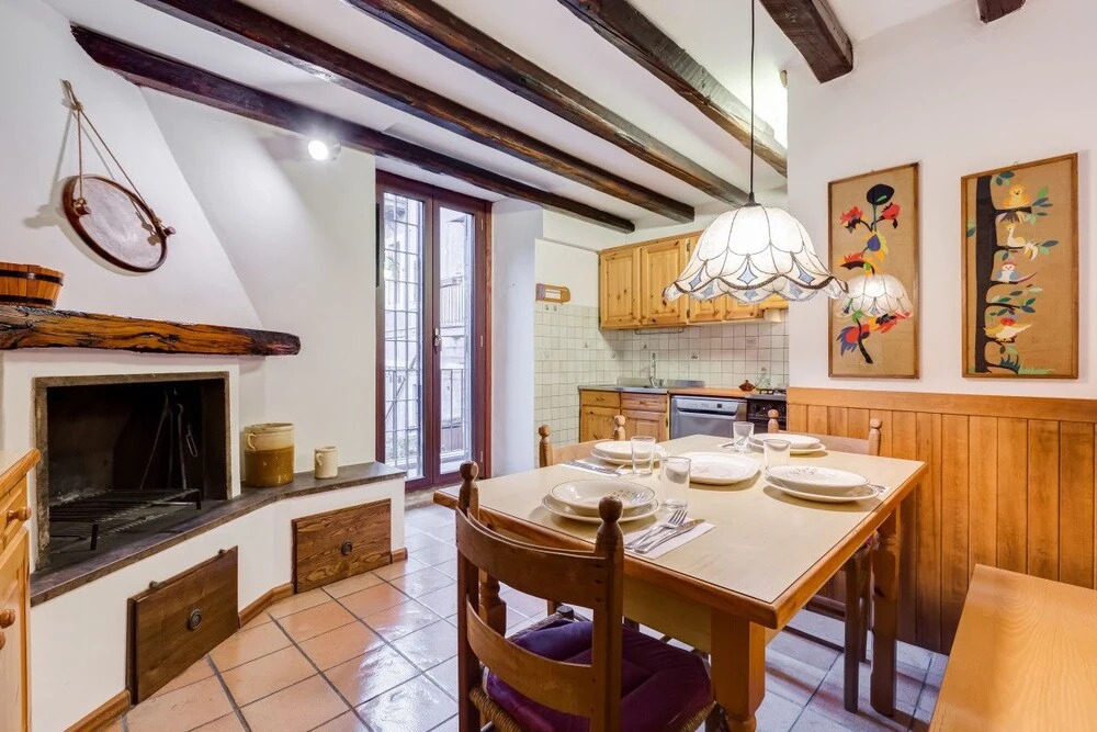 Large and Comfortable 6 Guests Flat in Trastevere