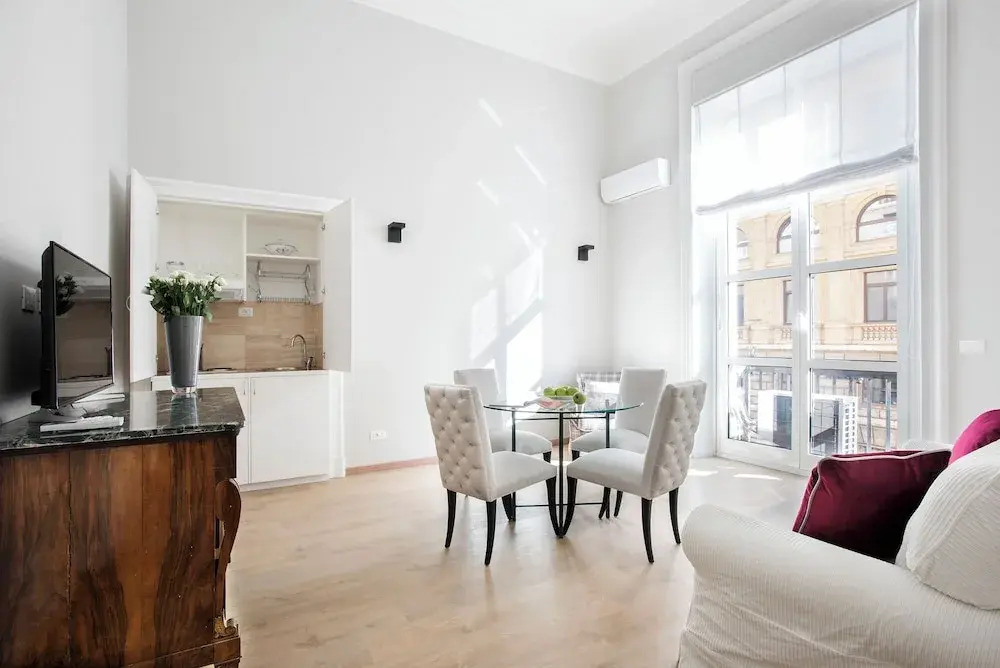 Prestigious Apartments Via Barberini