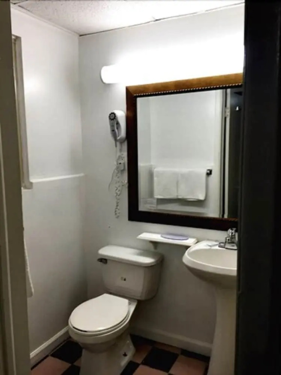 Regal Inn & Suites