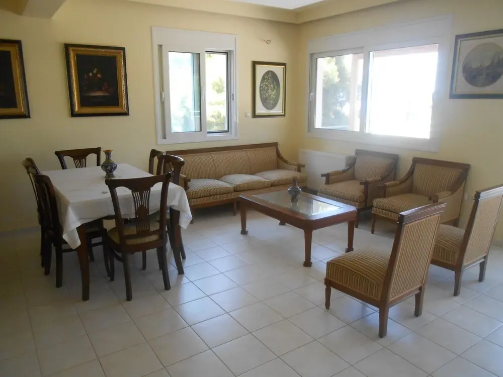Luxury 2-bed House in Pefkali