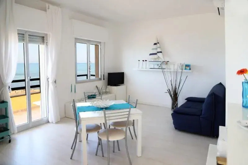 IzzHome Bella Vista