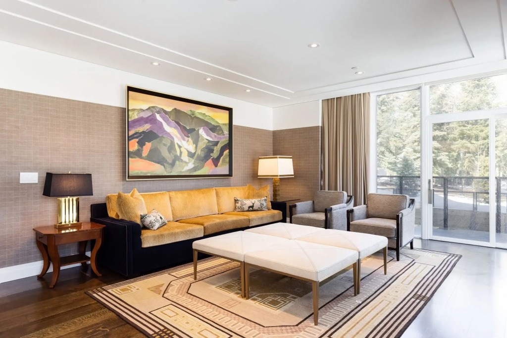 Goldener Hirsch, Auberge Collection