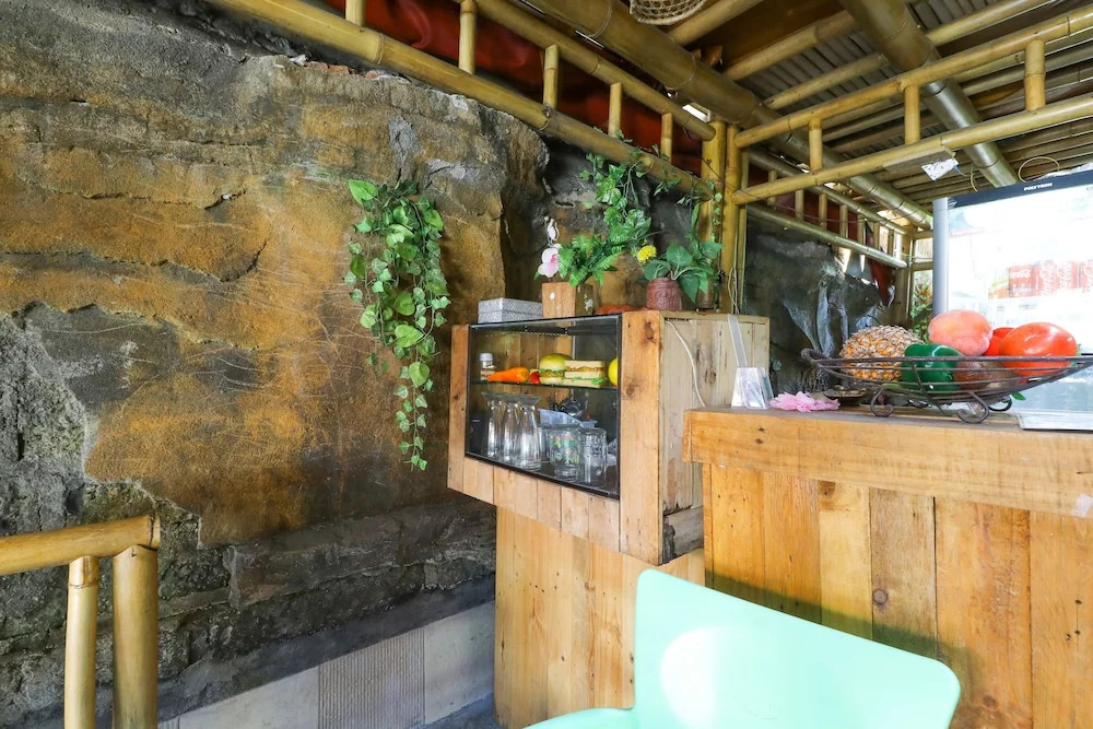 Neo Bintang Bungalow Cafe and Pool