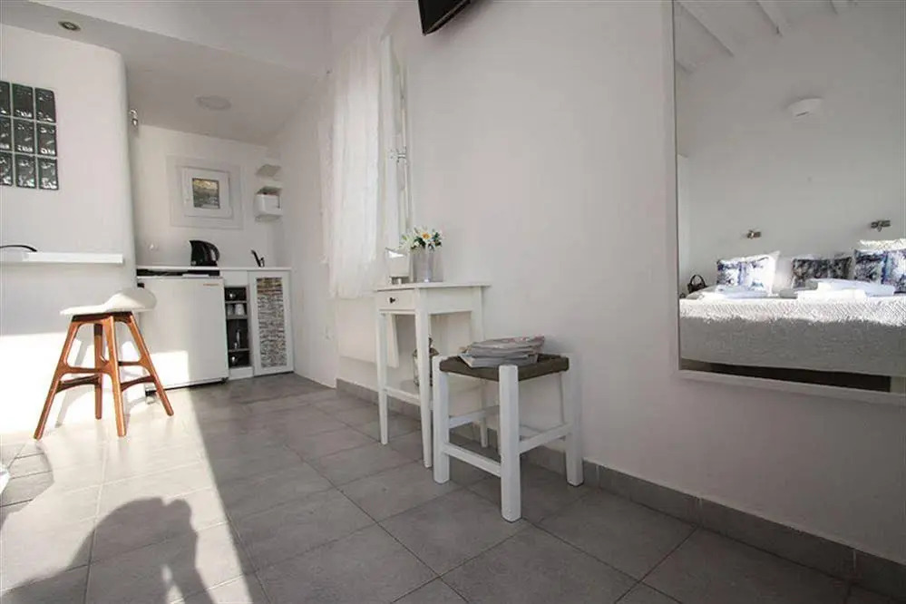 Marina View Studios & Apartments