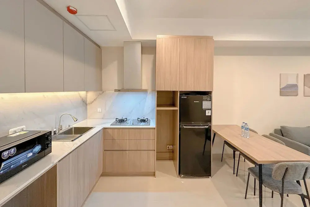 Stunning And Simply 2Br At Grand Sungkono Lagoon Apartment