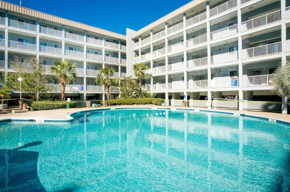 New Listing! Mid-Island Marvel W/ Resort Amenities Condo