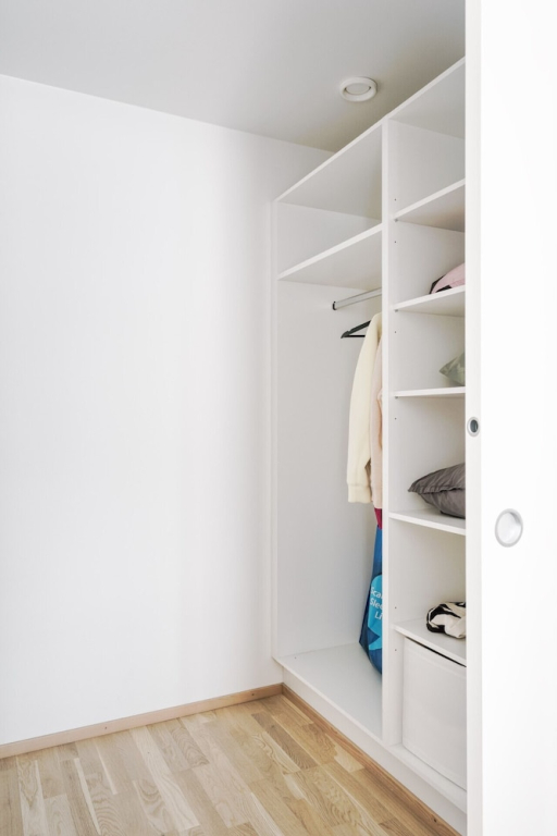 Modern 1BR Apt in Mall of Tripla