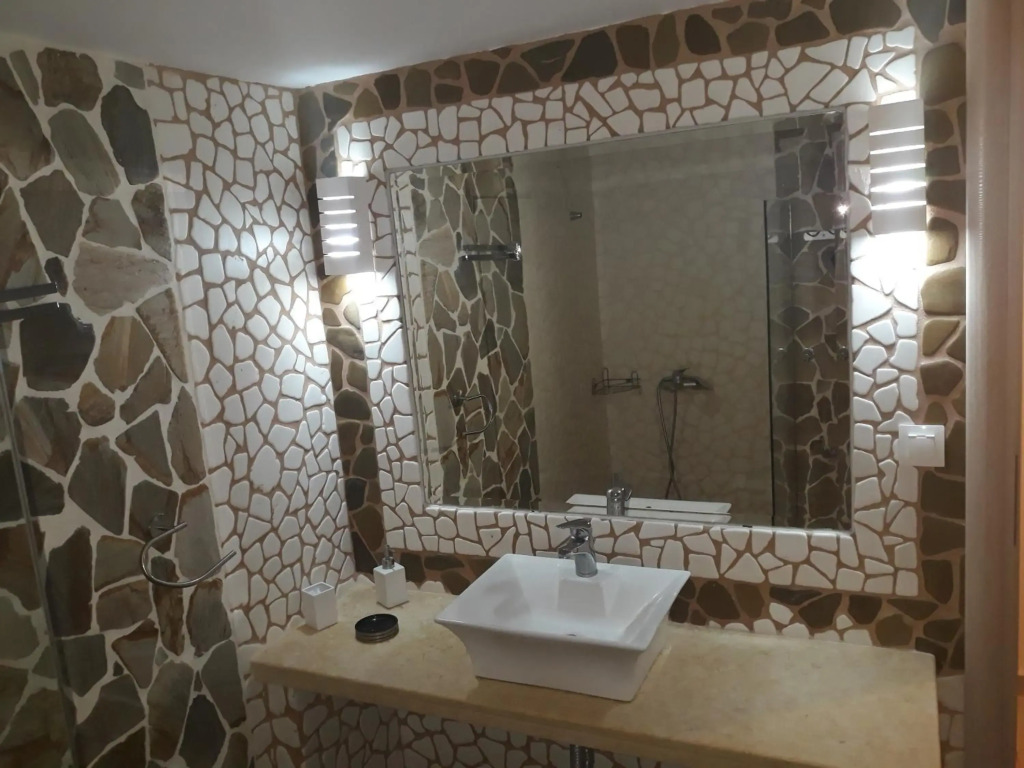 Evdokias Apartments and Rooms