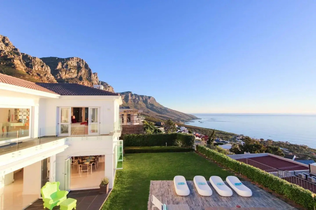 34 Theresa Avenue - Spectacular Villa with Panoramic Views