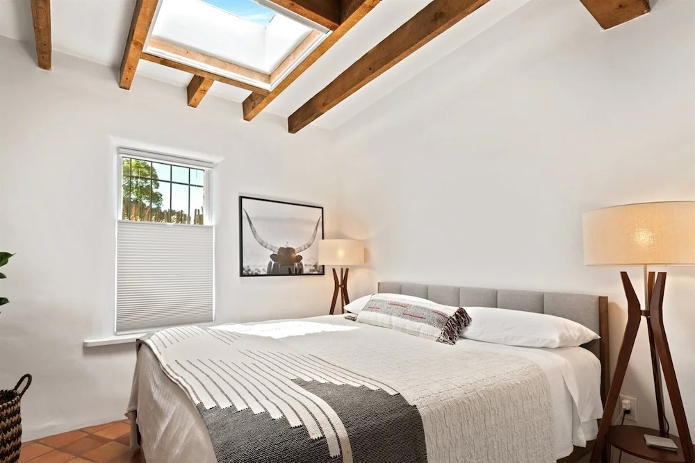 El Ocaso - The Best of Downtown, Luxury Home With Sonos Sound System