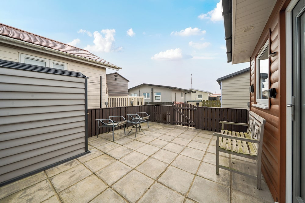 1 Bed Cabin - Sleeps 2 - Pets - 2 Min To Beach