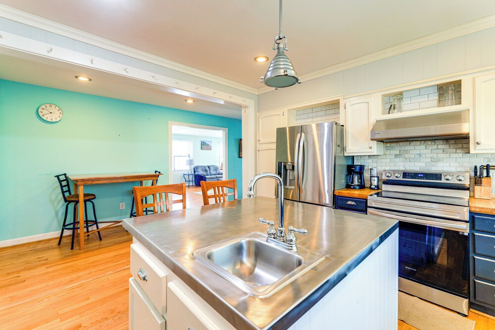 1 Mi to Historic District! Family Home in New Bern