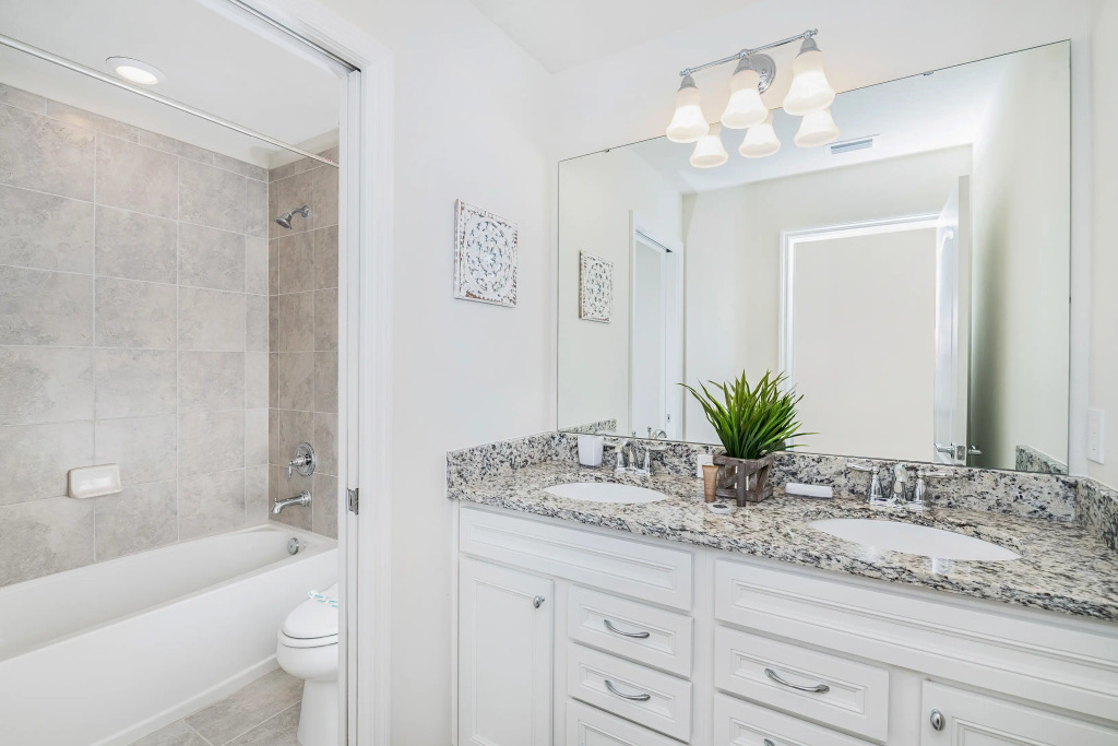 7427 - LUXURY 5 BED Townhome in SOLTERRA RESORT, Davenport, US