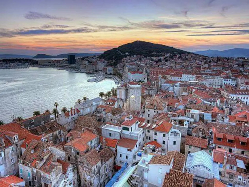 Elegnace Old Town