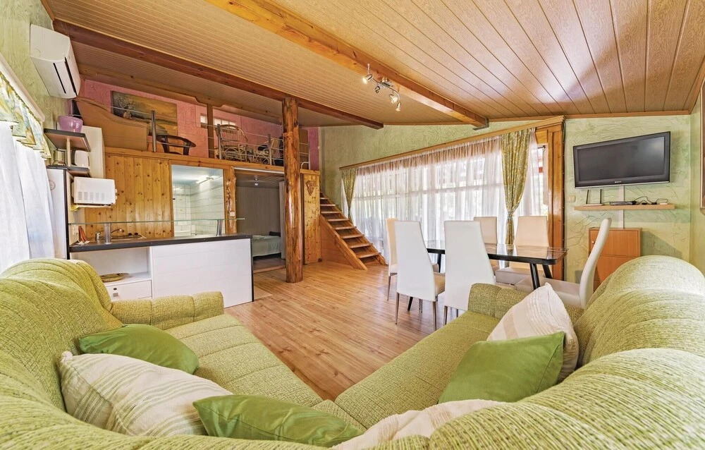 Stunning Home in Valtura With Wifi and 3 Bedrooms