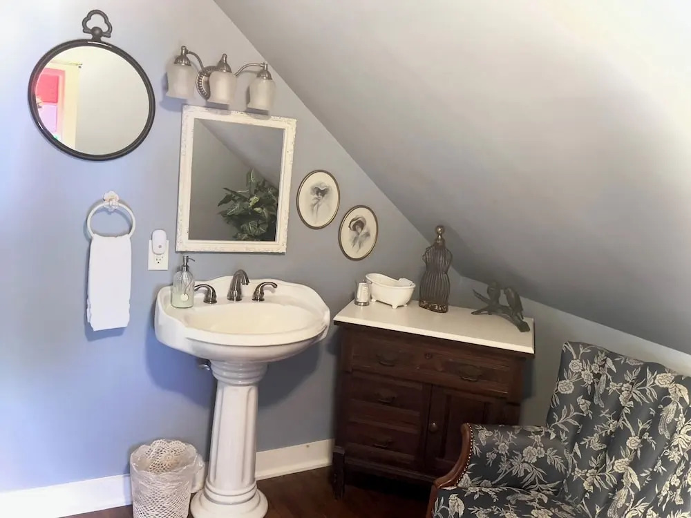Benefield House Bed & Breakfast